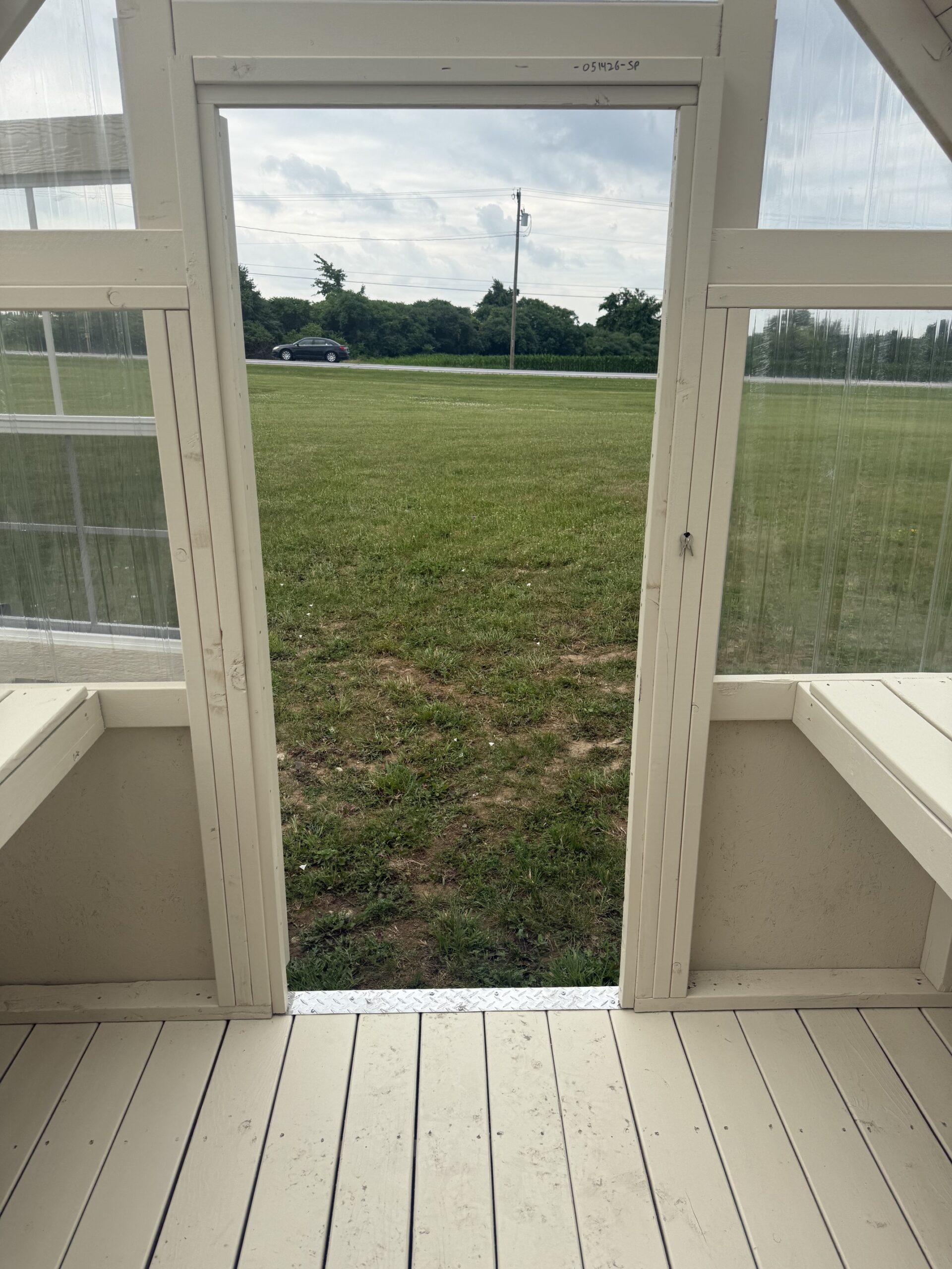 8' x 8' Greenhouse - Image 5